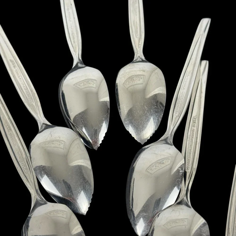 Wm Rogers Co Stainless Grapefruit Spoon Set of 8 USA Silverware Dining Citrus
